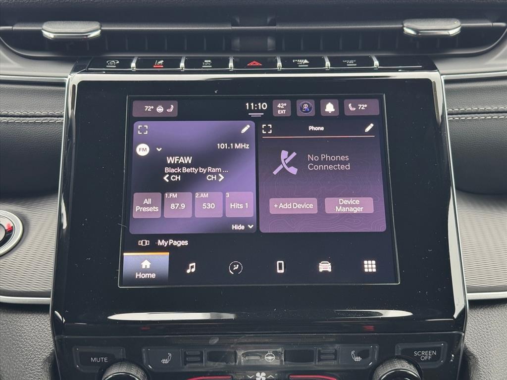 new 2025 Jeep Grand Cherokee car, priced at $44,180