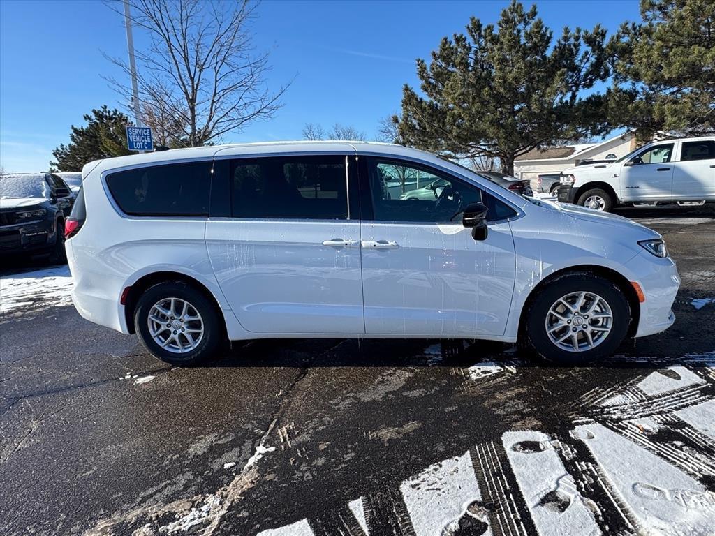 new 2026 Chrysler Pacifica car, priced at $39,783