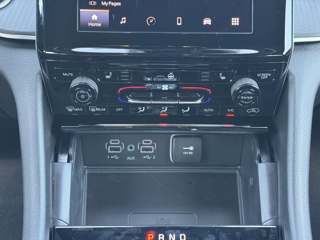 new 2025 Jeep Grand Cherokee car, priced at $40,914