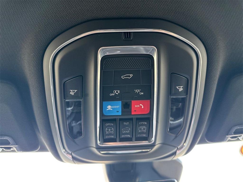 new 2026 Jeep Grand Cherokee car, priced at $49,911