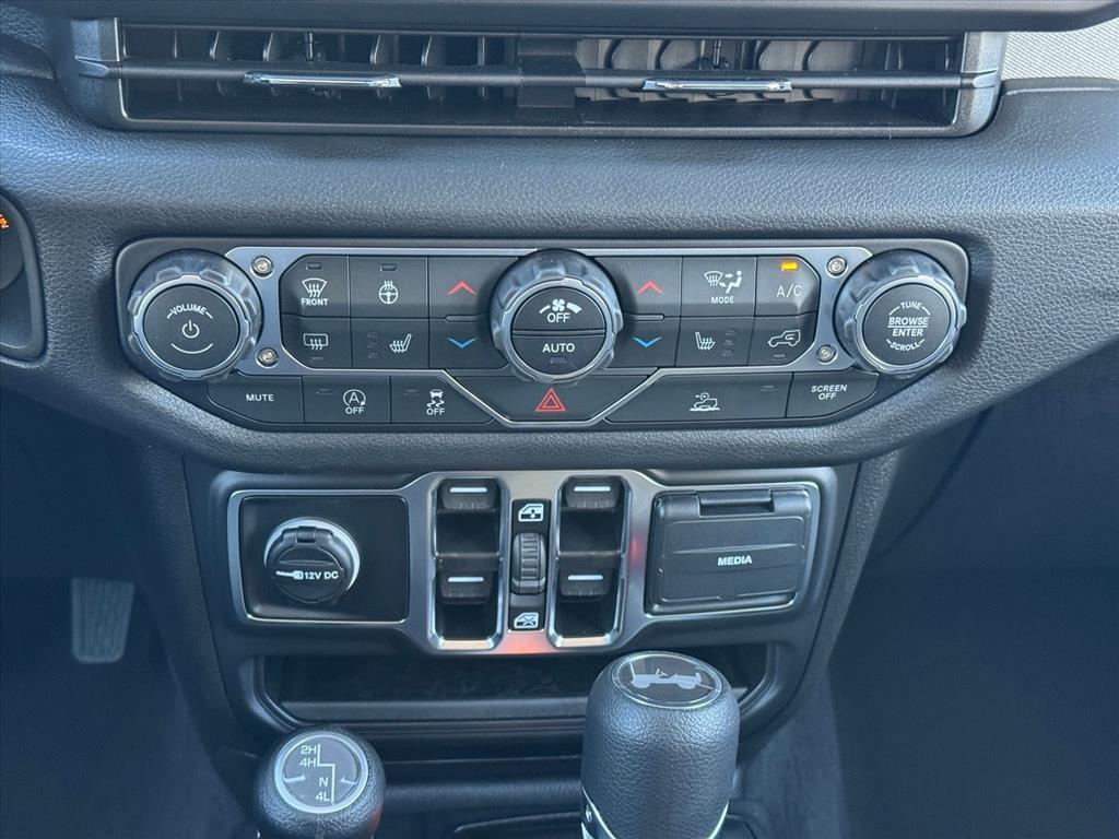 new 2026 Jeep Wrangler car, priced at $47,172