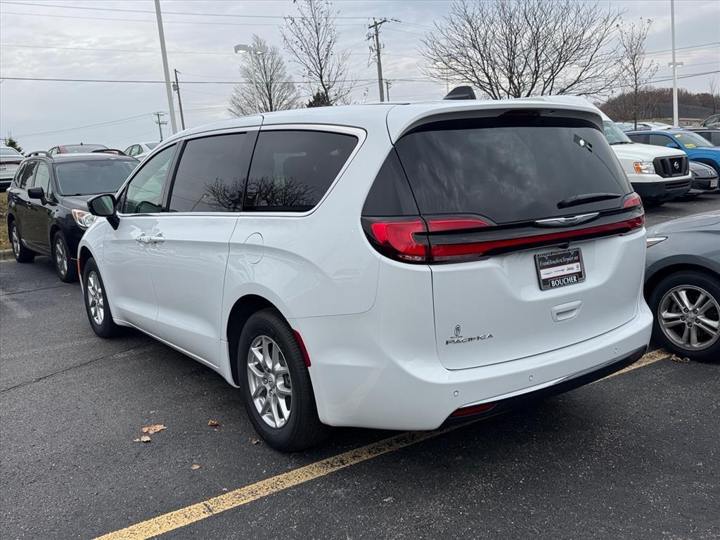 new 2026 Chrysler Pacifica car, priced at $40,418