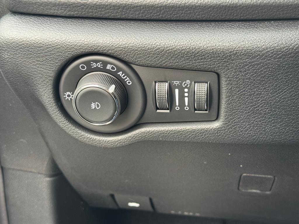 new 2026 Chrysler Pacifica car, priced at $40,418