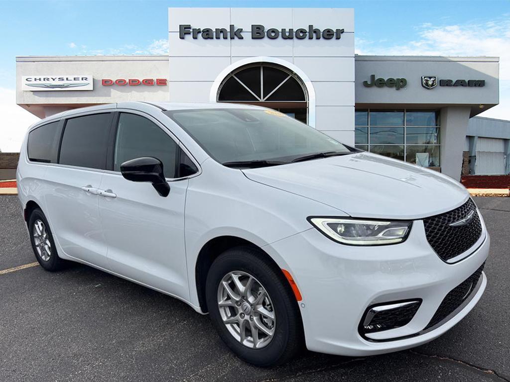 new 2026 Chrysler Pacifica car, priced at $40,418