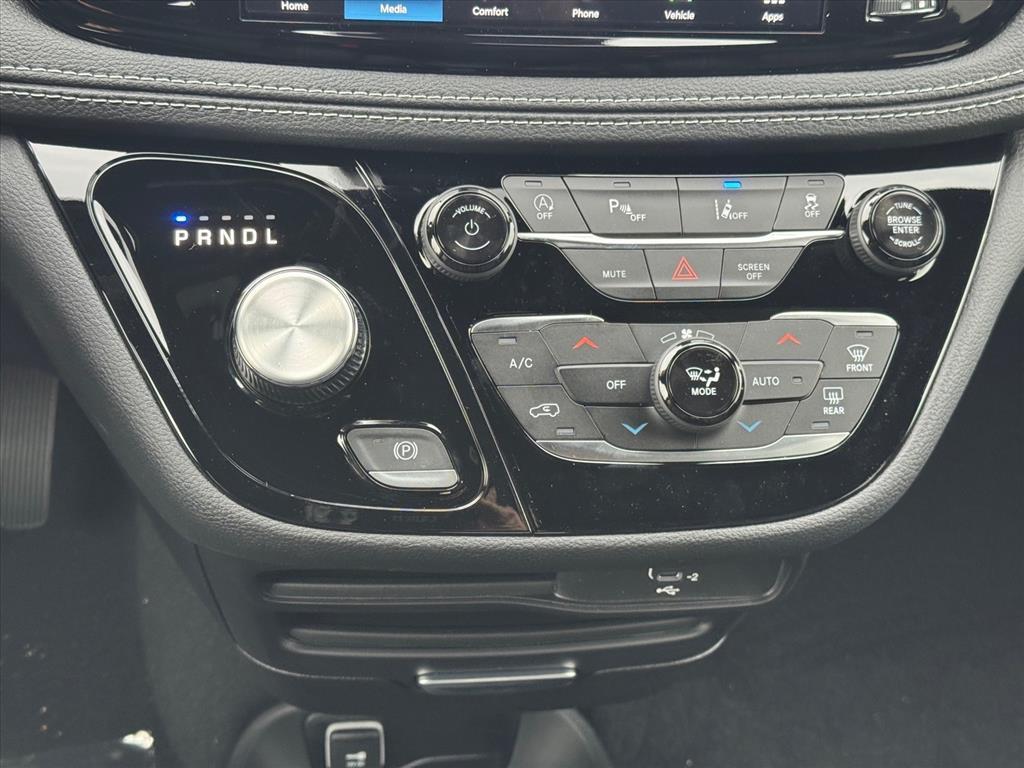 new 2026 Chrysler Pacifica car, priced at $40,418