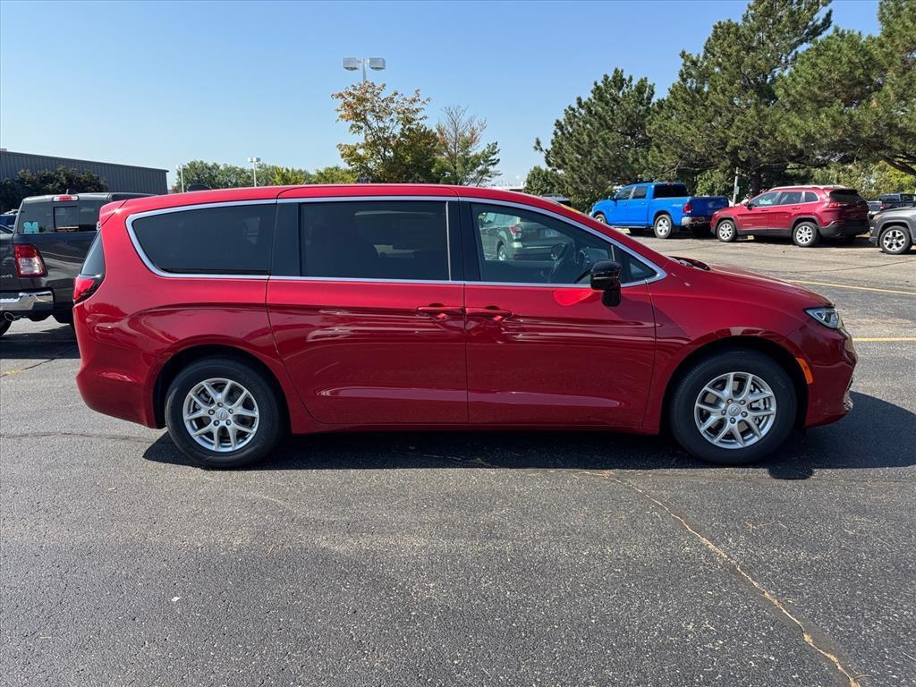 new 2026 Chrysler Pacifica car, priced at $39,808