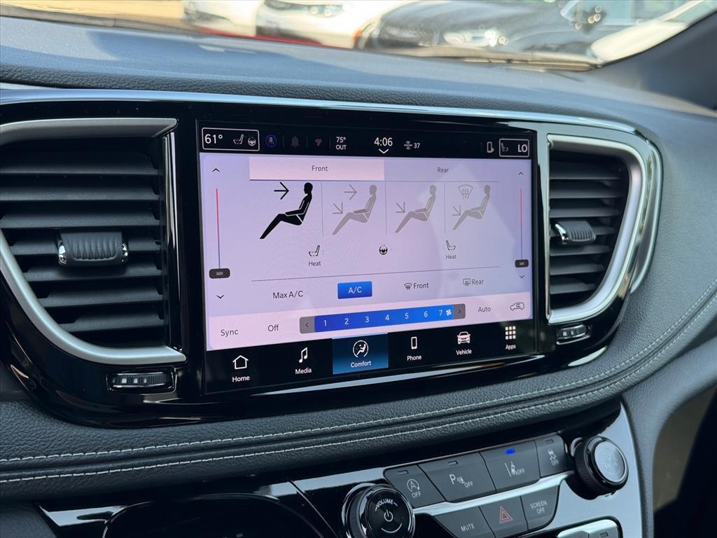 new 2026 Chrysler Pacifica car, priced at $39,808