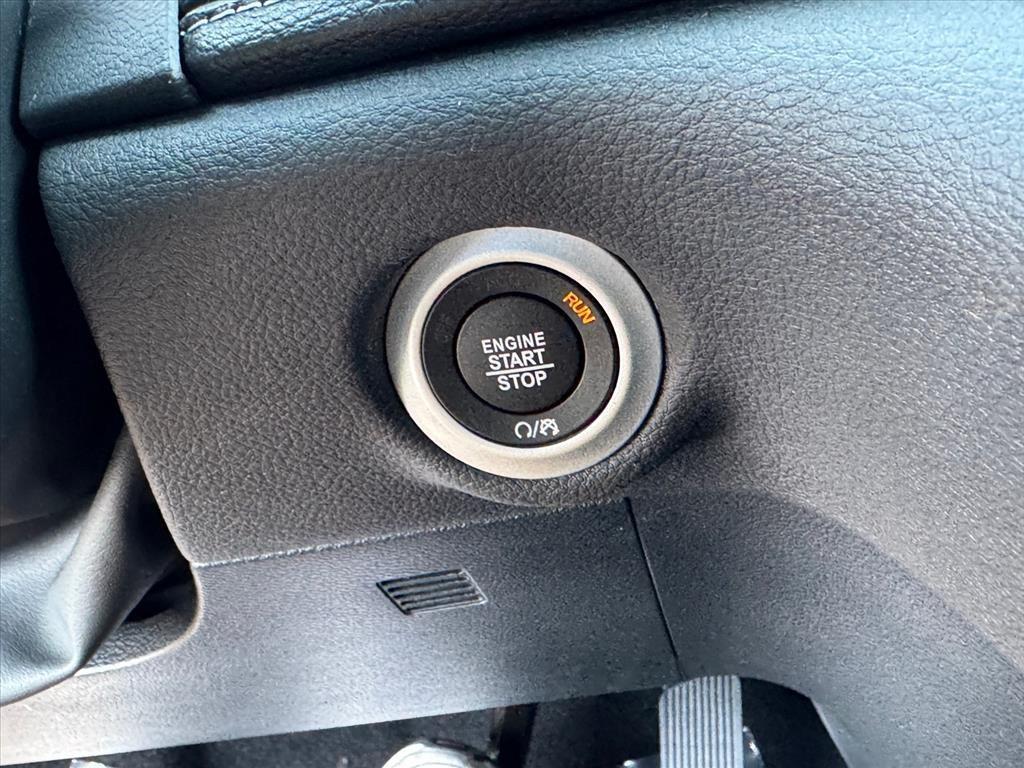 new 2026 Chrysler Pacifica car, priced at $39,808