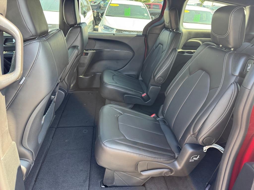 new 2026 Chrysler Pacifica car, priced at $39,808