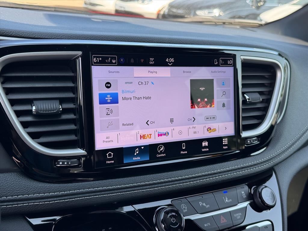 new 2026 Chrysler Pacifica car, priced at $39,808