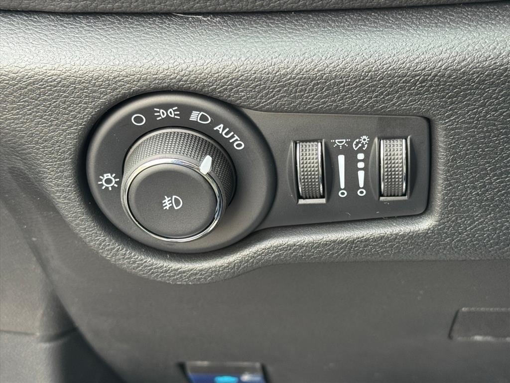 new 2026 Chrysler Pacifica car, priced at $40,614