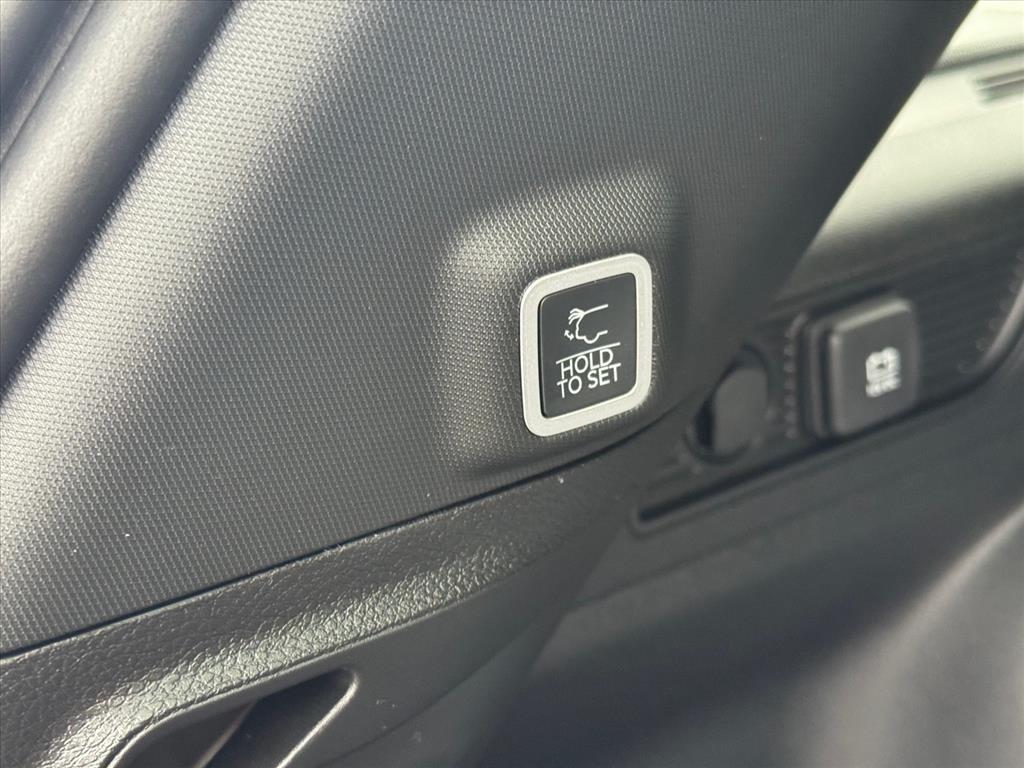 new 2025 Jeep Grand Cherokee car, priced at $44,180