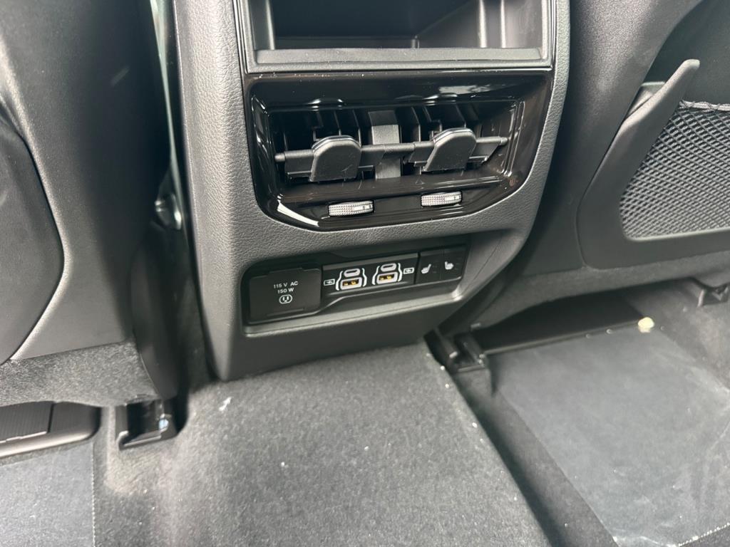 new 2025 Jeep Grand Cherokee car, priced at $45,234