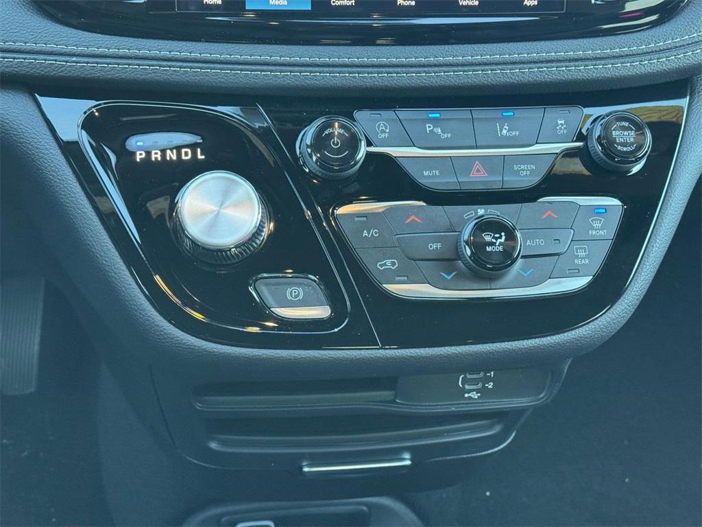 new 2026 Chrysler Pacifica car, priced at $44,677