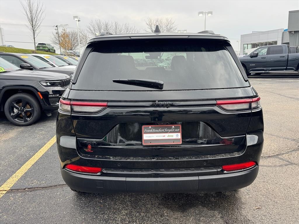 new 2025 Jeep Grand Cherokee car, priced at $44,180