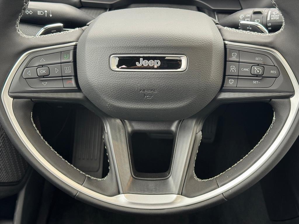 new 2025 Jeep Grand Cherokee car, priced at $44,180