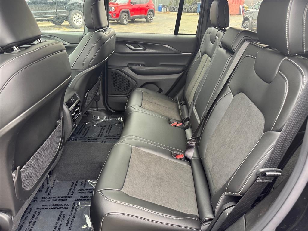 new 2025 Jeep Grand Cherokee car, priced at $44,180