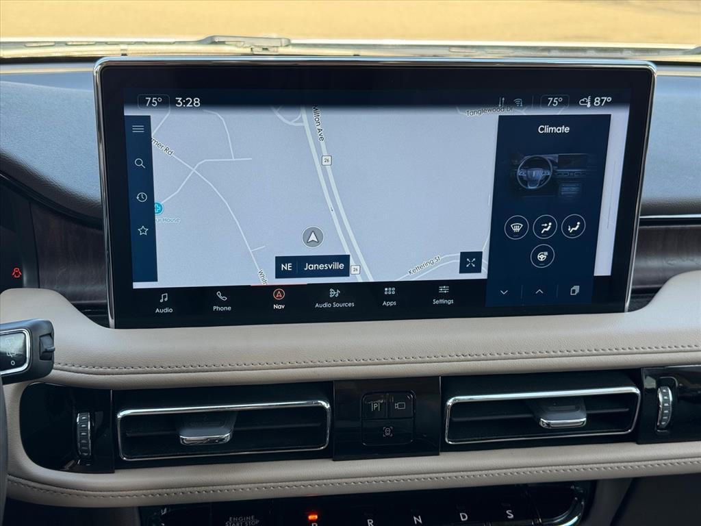 used 2022 Lincoln Nautilus car, priced at $30,714