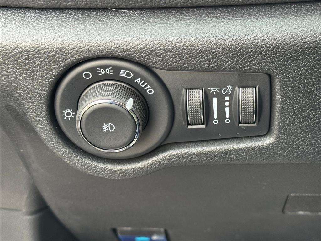 new 2026 Chrysler Pacifica car, priced at $40,214