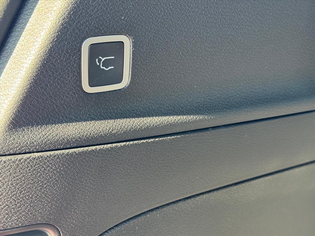 new 2026 Chrysler Pacifica car, priced at $40,214