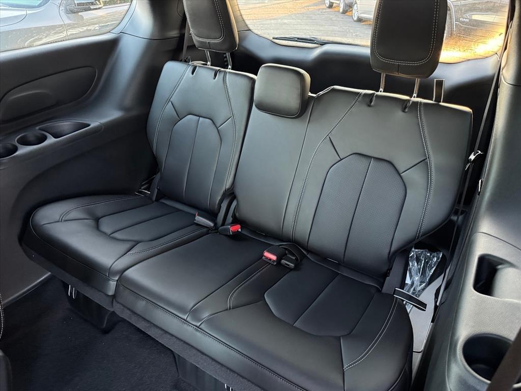 new 2026 Chrysler Pacifica car, priced at $39,783