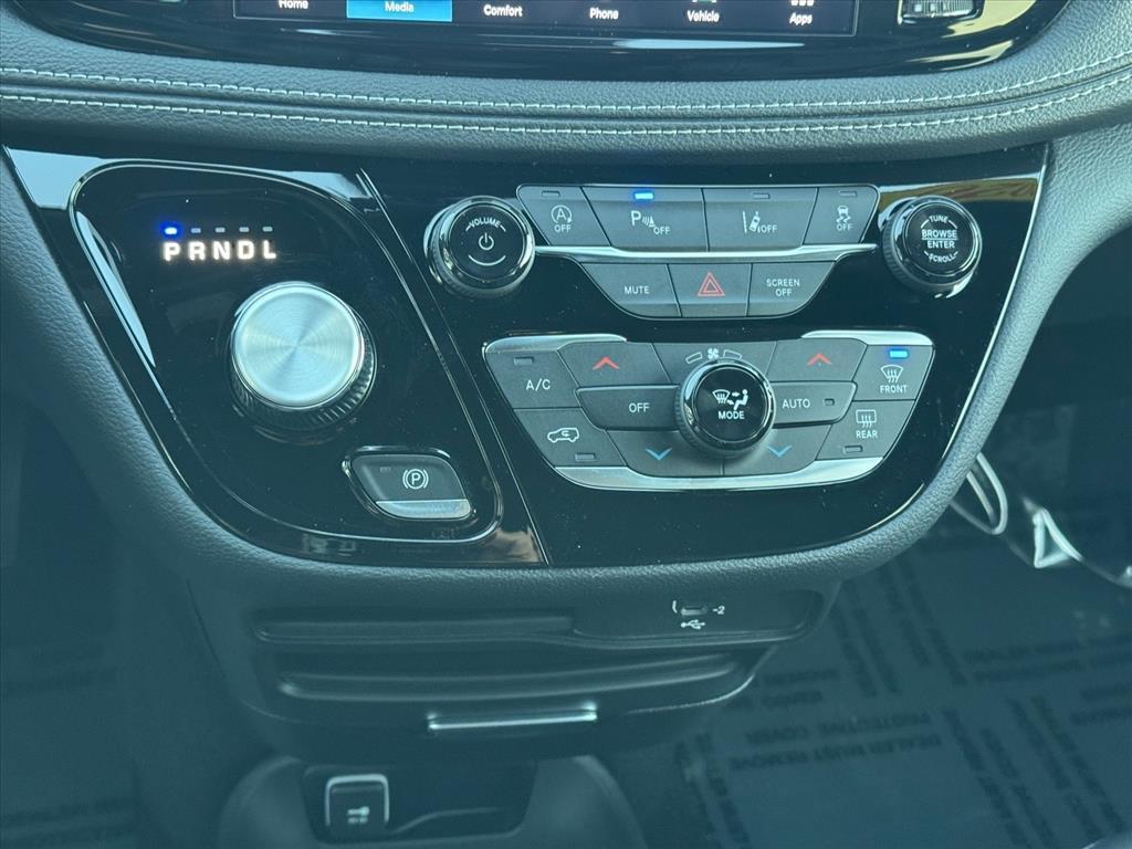 new 2026 Chrysler Pacifica car, priced at $39,783