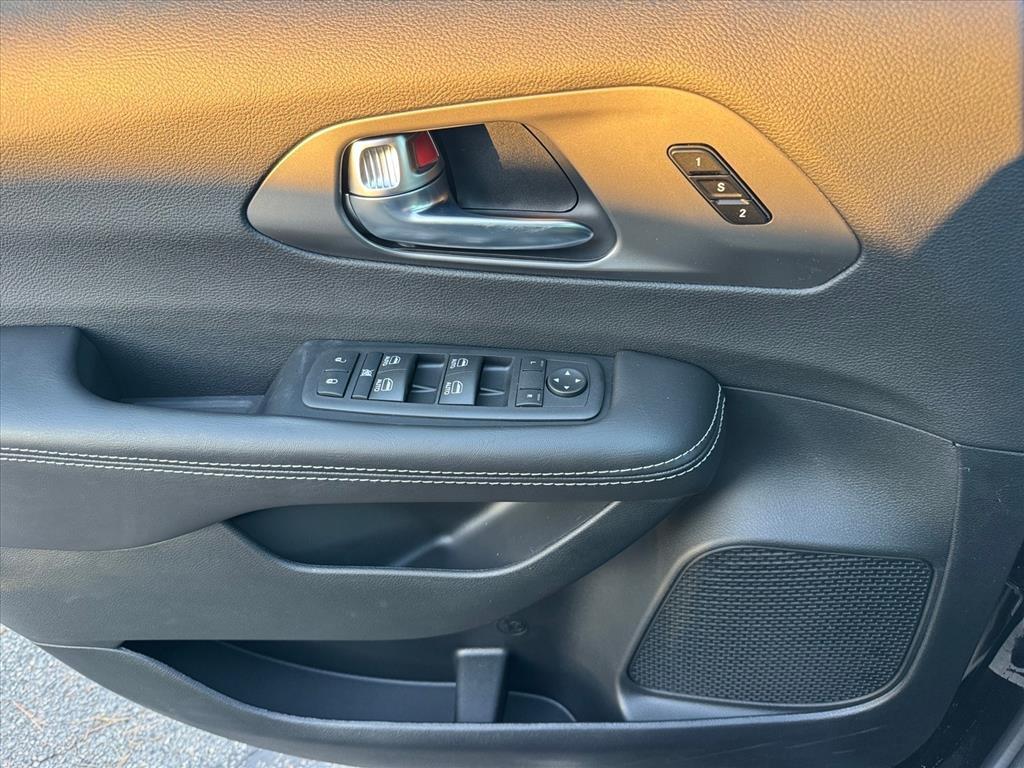 new 2026 Chrysler Pacifica car, priced at $39,783