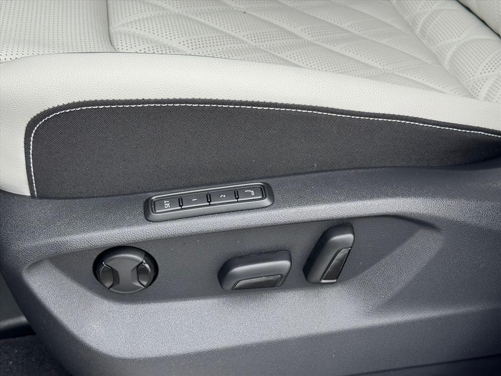 new 2026 Volkswagen Atlas Cross Sport car, priced at $51,908