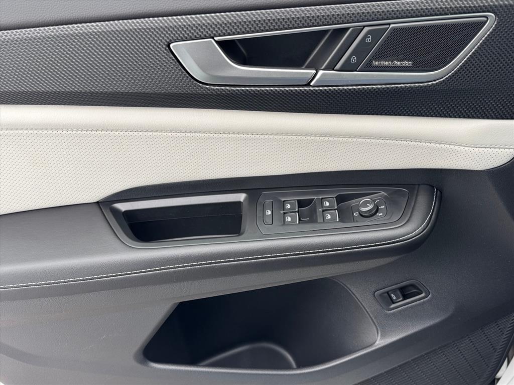 new 2026 Volkswagen Atlas Cross Sport car, priced at $51,908