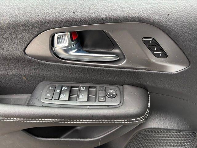 new 2026 Chrysler Pacifica car, priced at $39,404