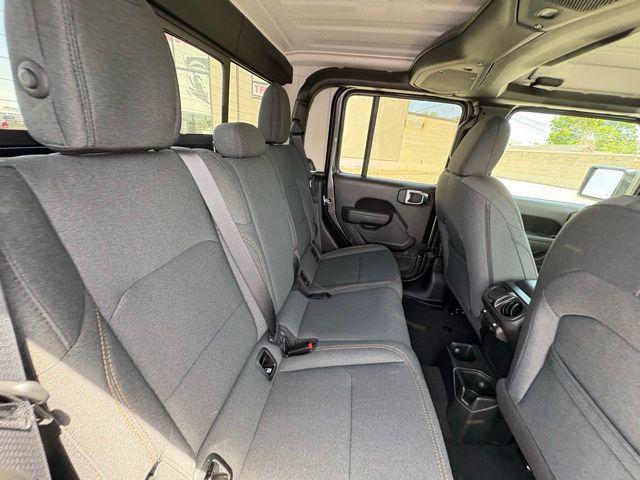 new 2025 Jeep Gladiator car, priced at $34,982