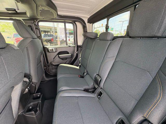 new 2025 Jeep Gladiator car, priced at $34,982