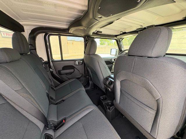 new 2025 Jeep Gladiator car, priced at $34,982