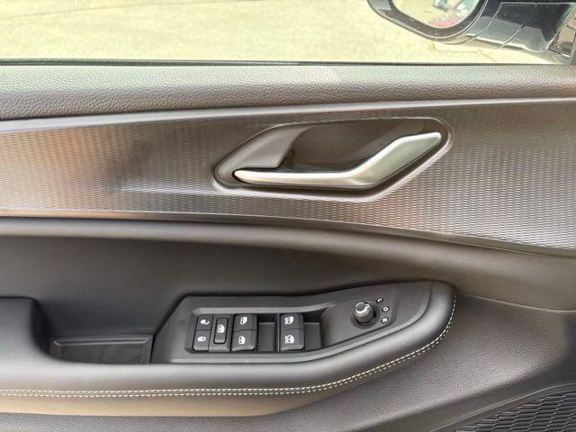 new 2025 Jeep Grand Cherokee car, priced at $37,538