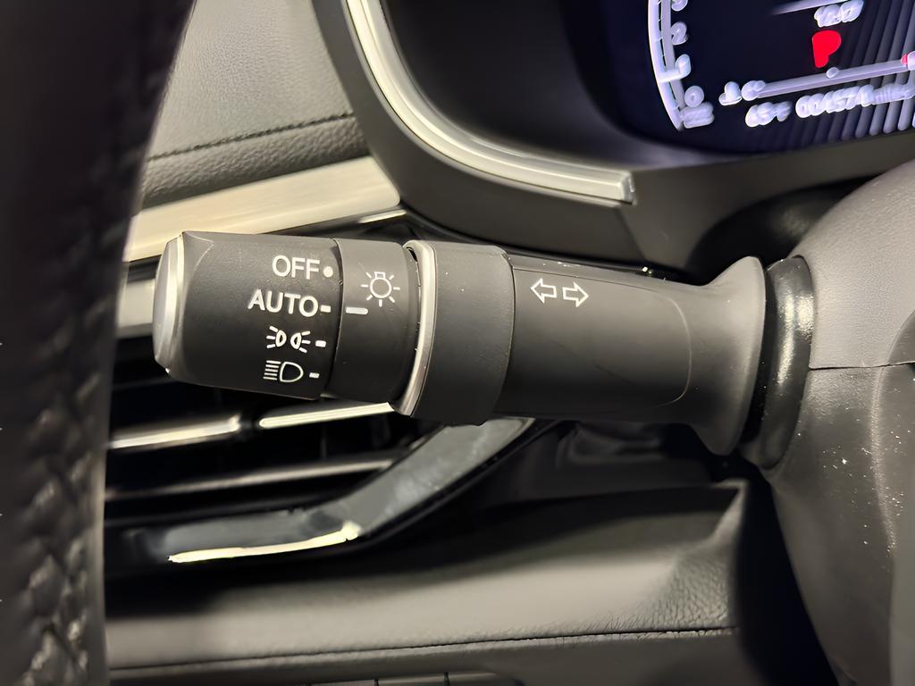 used 2025 Acura MDX car, priced at $45,868