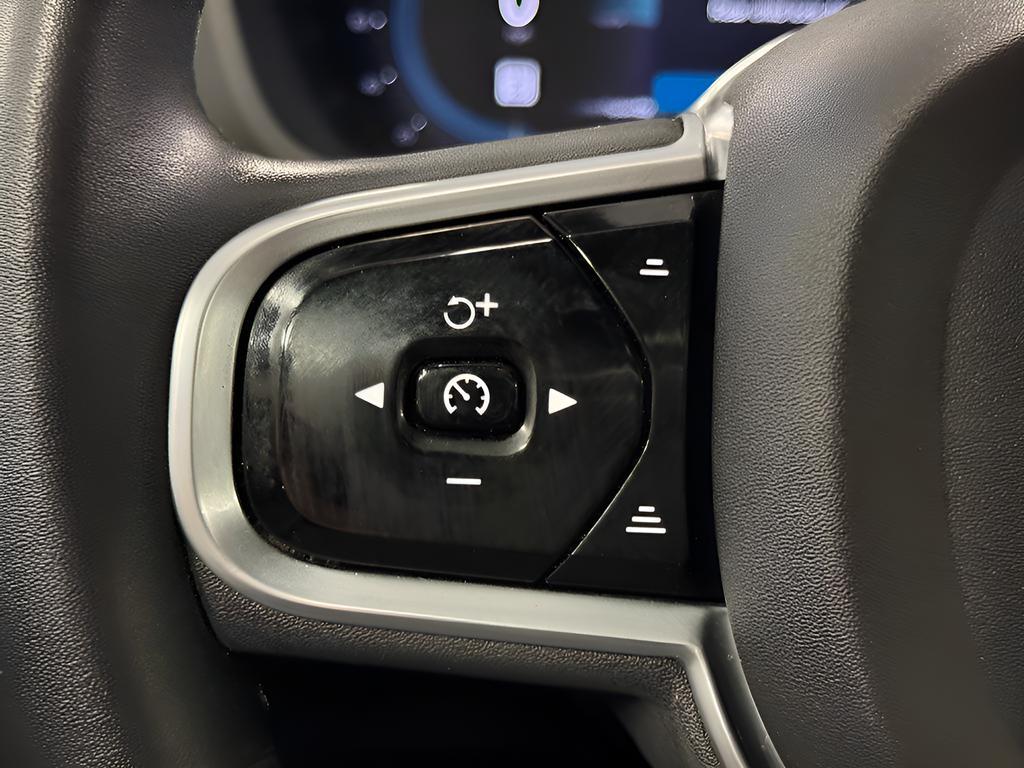 used 2022 Volvo XC60 car, priced at $31,935