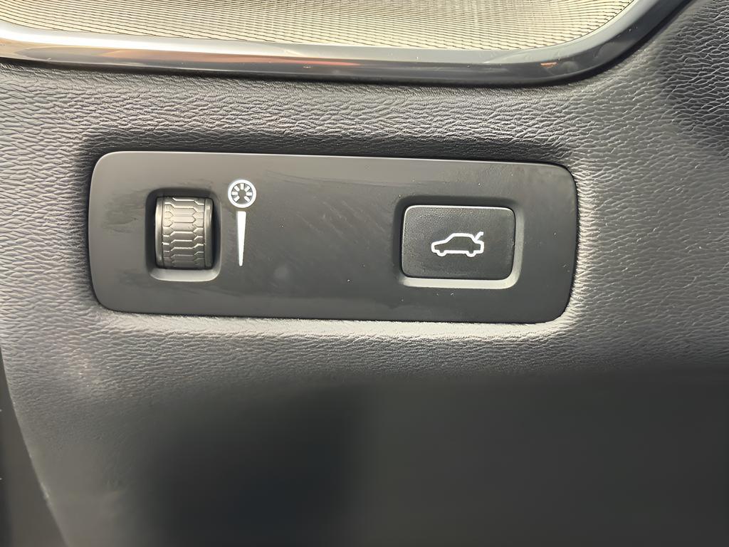 used 2022 Volvo XC60 car, priced at $31,935