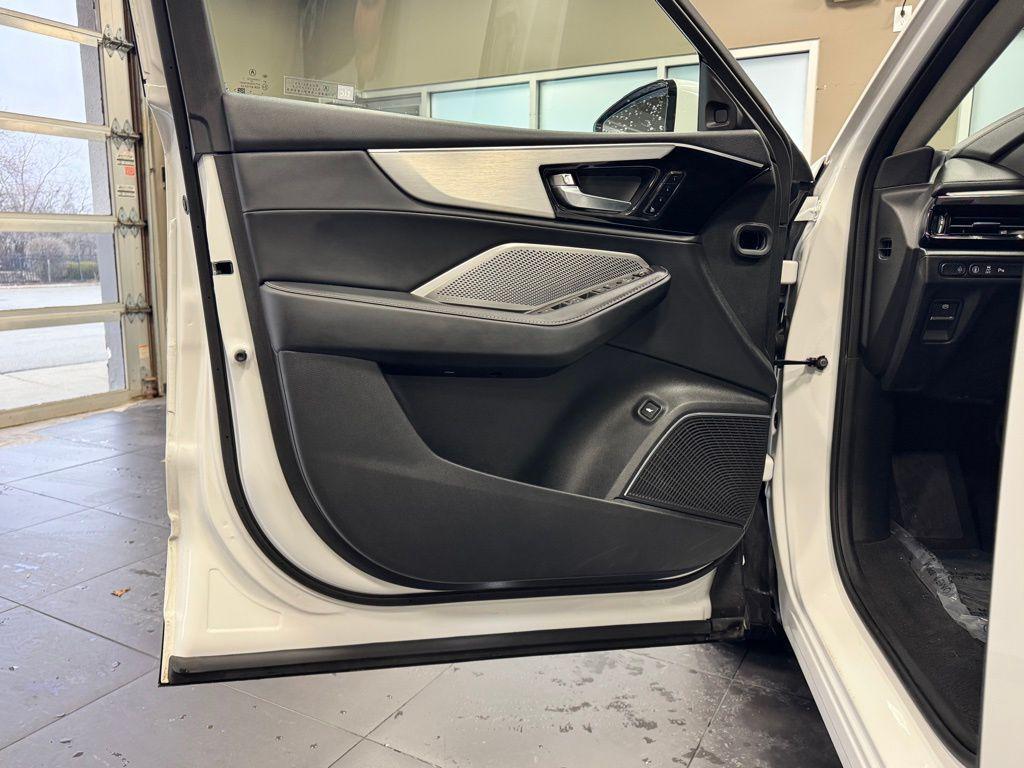 used 2023 Acura MDX car, priced at $39,627