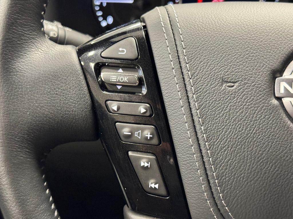 2024 Aspen White Tricoat Nissan Armada