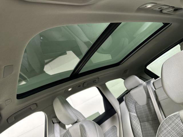 used 2022 Volvo XC60 car, priced at $23,792