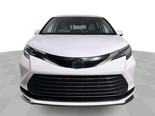 used 2022 Toyota Sienna car, priced at $25,582