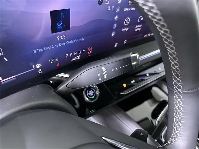 new 2025 Buick Envision car, priced at $33,981