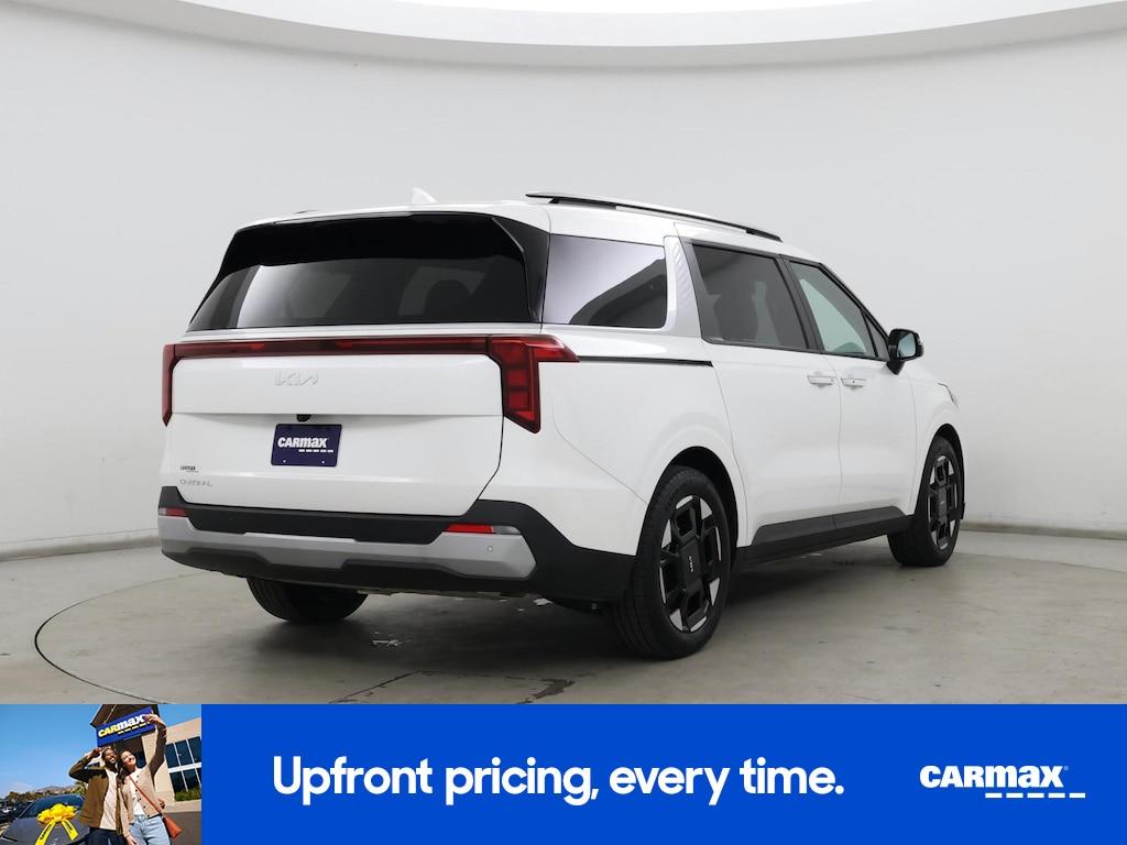 used 2025 Kia Carnival car, priced at $40,998