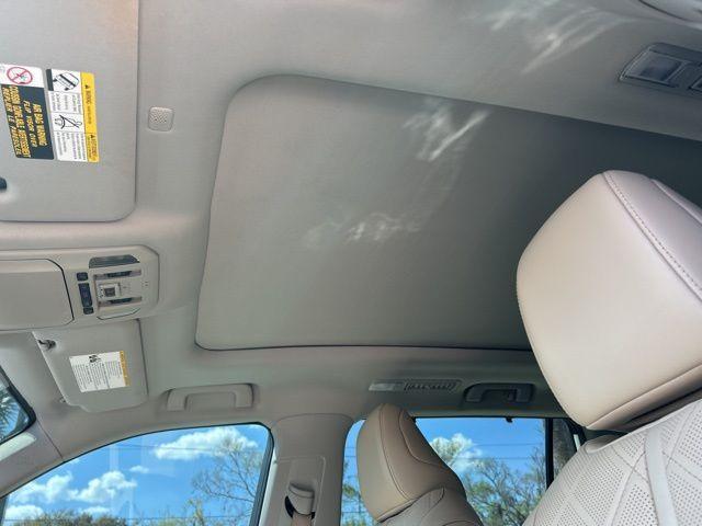 used 2022 Toyota Highlander Hybrid car, priced at $37,570