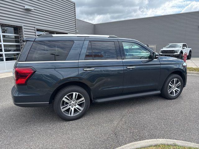 used 2024 Ford Expedition car, priced at $46,526