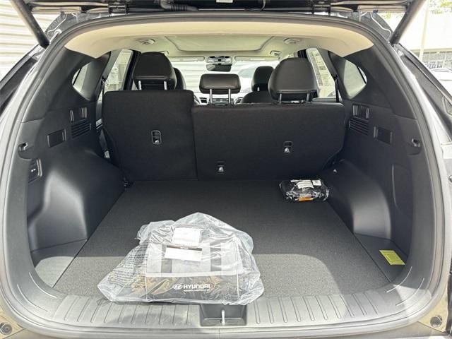 new 2024 Hyundai TUCSON Hybrid car, priced at $33,997