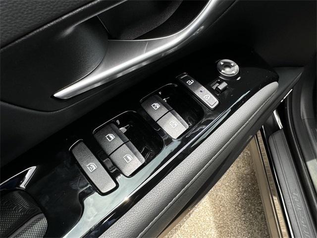 new 2024 Hyundai TUCSON Hybrid car, priced at $33,997