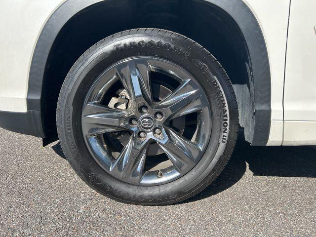 used 2017 Toyota Highlander car, priced at $19,965