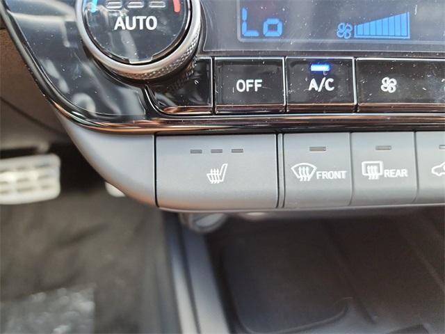 new 2025 Hyundai Elantra car, priced at $27,067