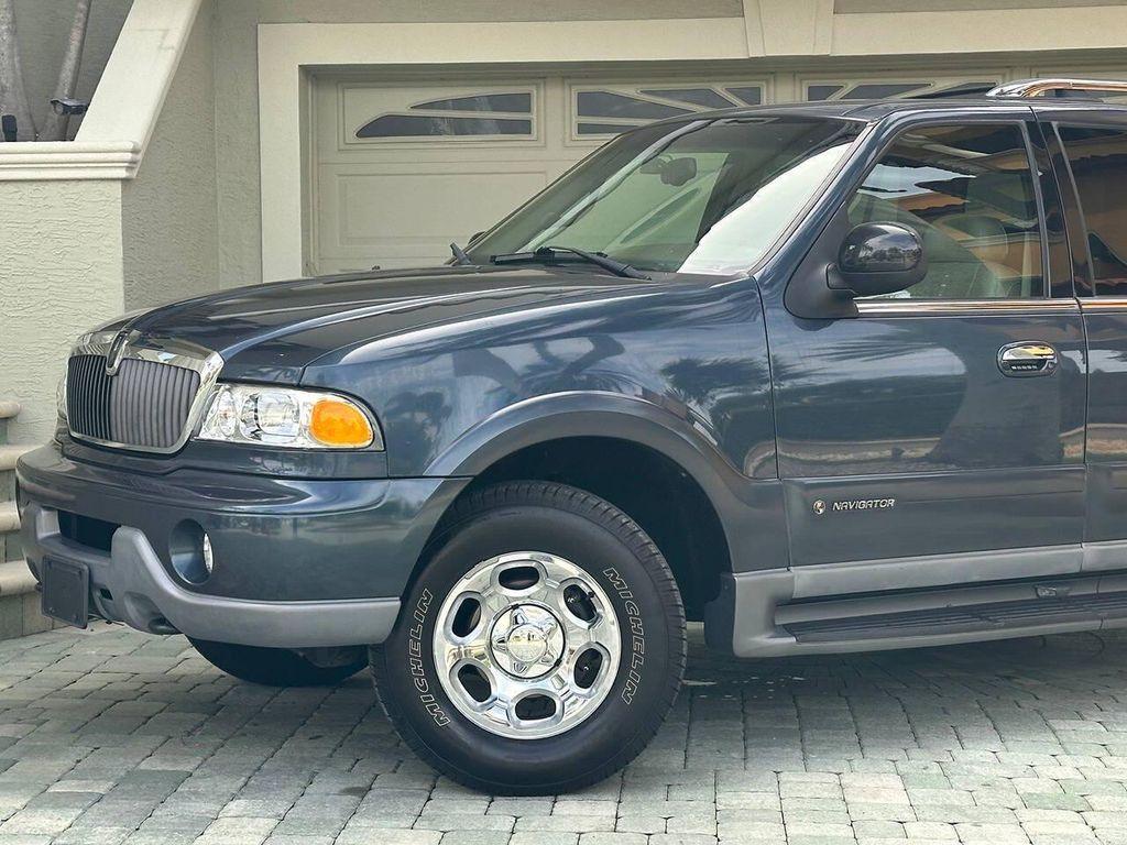 used 2001 Lincoln Navigator car, priced at $24,999